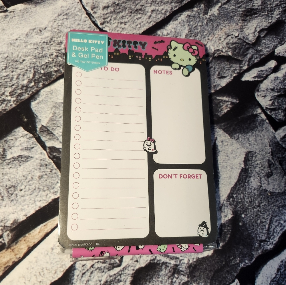 Hello Kitty Pink and Black Notepad Set